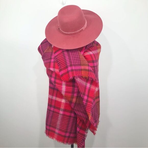 Bundle of Old Navy Pink Plaid Scarf A New Day 100% Wool Hat Matching Set NEW - Picture 1 of 14
